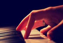 开云体育直播-阿森纳惊险取胜瑞典，维尼修斯助攻再现奇迹