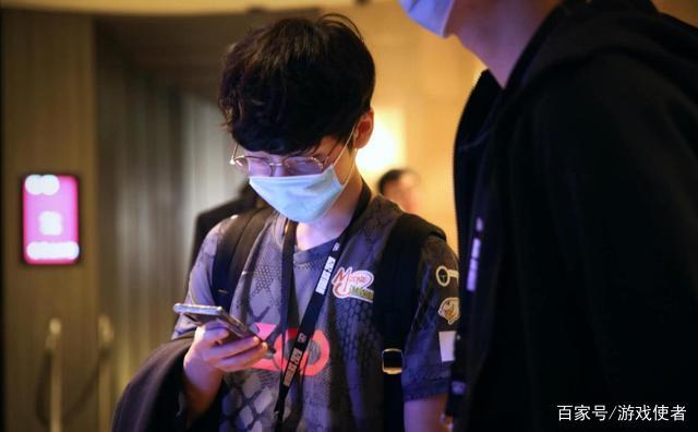 FLY绝杀LGD，Deft拿下关键大龙顶尖较量八强赛，锁定晋级资格的简单介绍