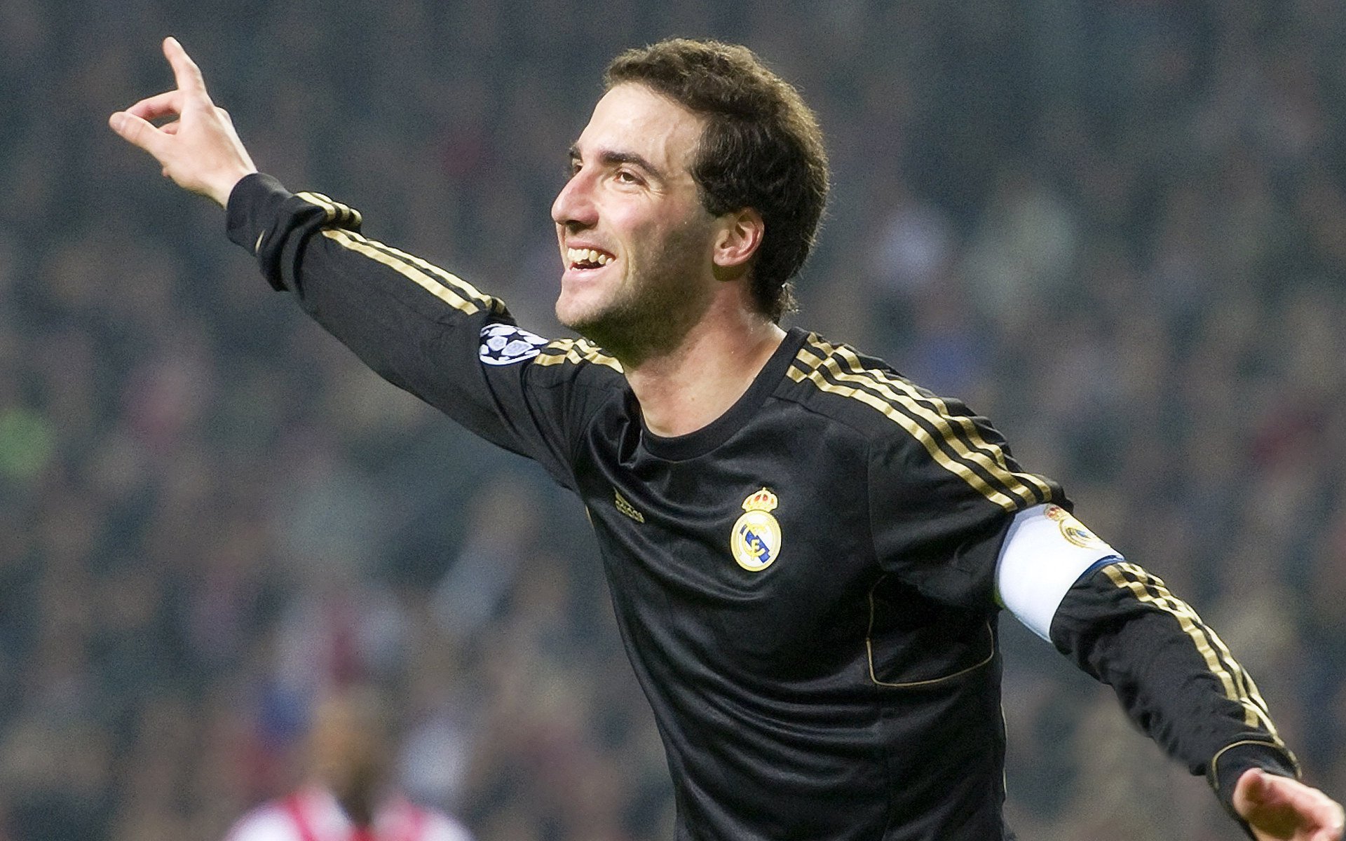 迪马利亚状态火热，佛罗伦萨逆转AC米兰，天使之翼点燃紫百合奇迹