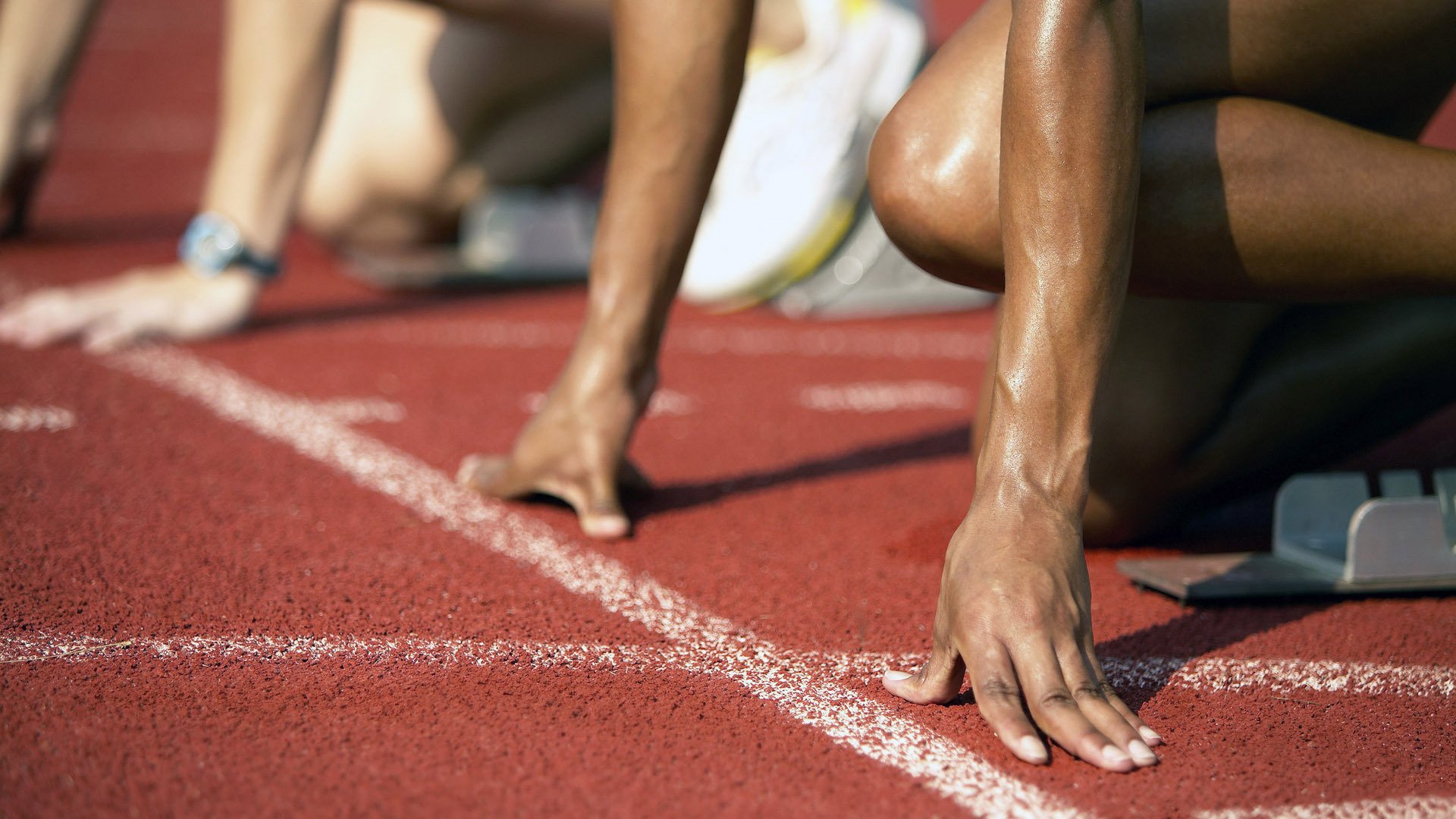 伊萨克一剑封喉，荷兰强压里昂锁定关键胜利