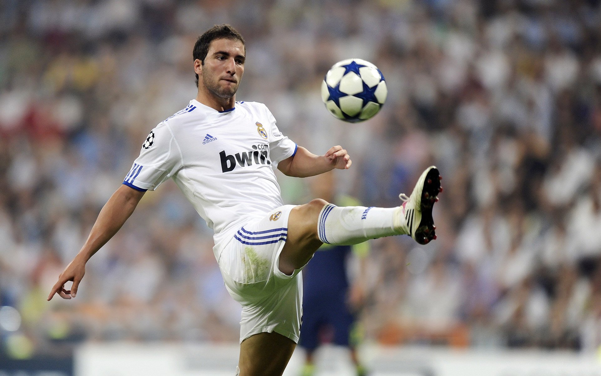 富安健洋刷新纪录之夜，克罗地亚对阵法国背后的亚洲力量崛起